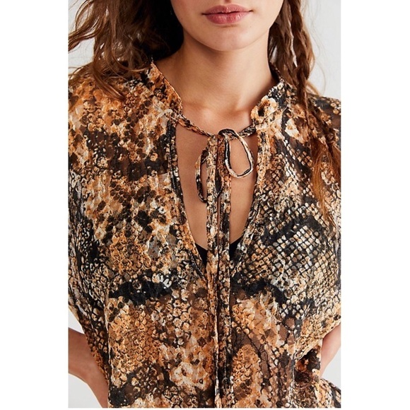 NWT FREE PEOPLE Out For The Night Blouse in Snake Combo Size L - Picture 3 of 15